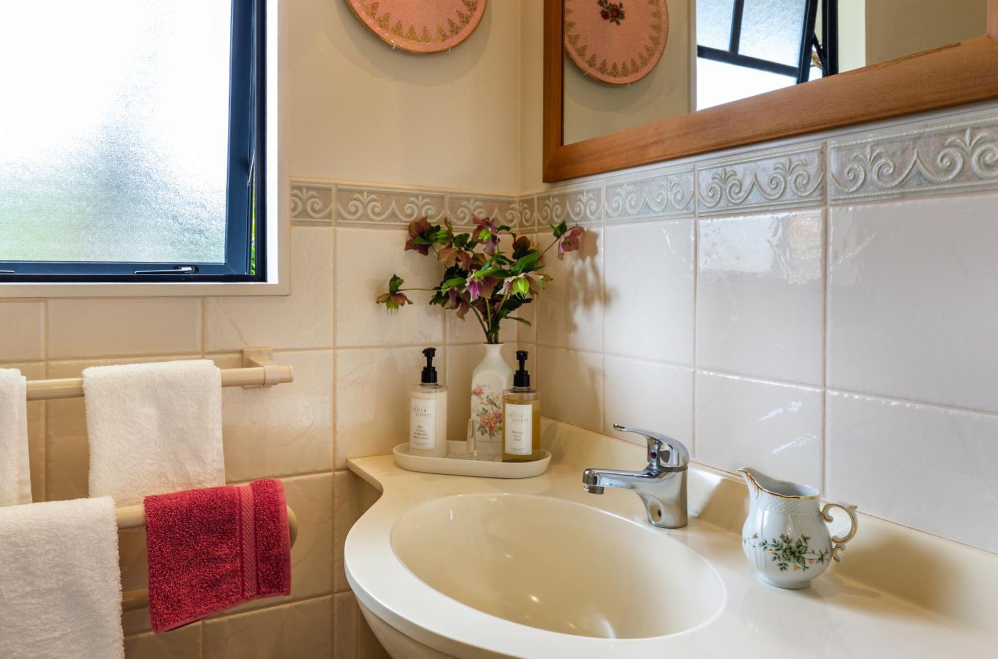 Olive Rabbit - Boutique Bed & Breakfast Turangi Esterno foto