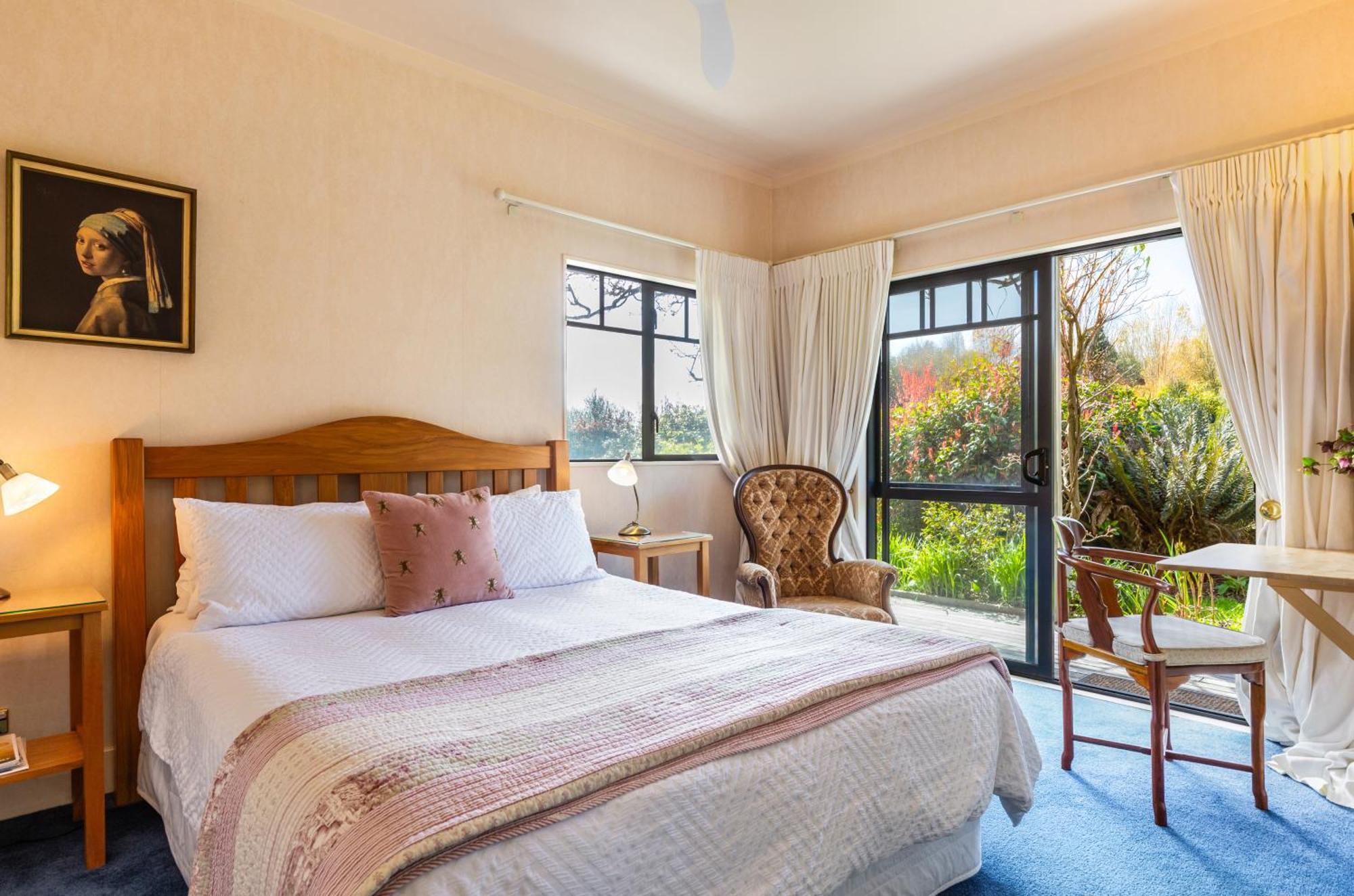 Olive Rabbit - Boutique Bed & Breakfast Turangi Esterno foto